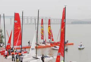 首屆三門峽“黃河船奇”帆船公開(kāi)賽在三門峽黃河水域“揚(yáng)帆”